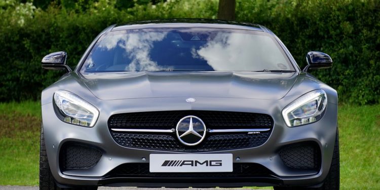 Hybrid vs. Electric: Which is the Better Investment for Drivers?