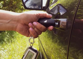 How to Choose the Right Auto Locksmith in Delray Beach