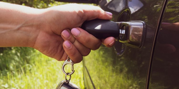 How to Choose the Right Auto Locksmith in Delray Beach